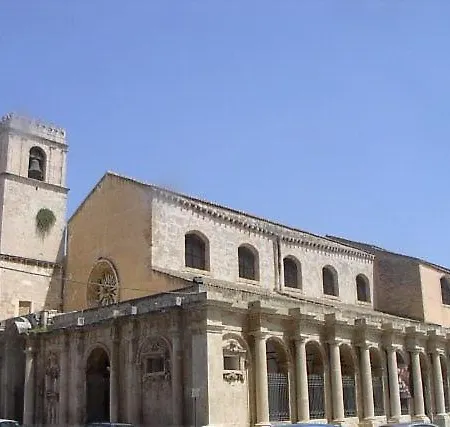 Zenzero E Limone 3* סירקוזה